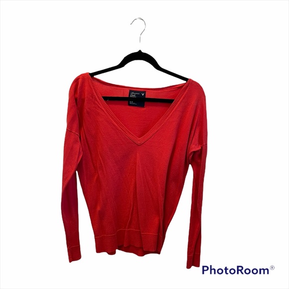 American Eagle Outfitters Sweaters - 3/$10 Medium Coral American Eagle AEO V neck Sweater.
